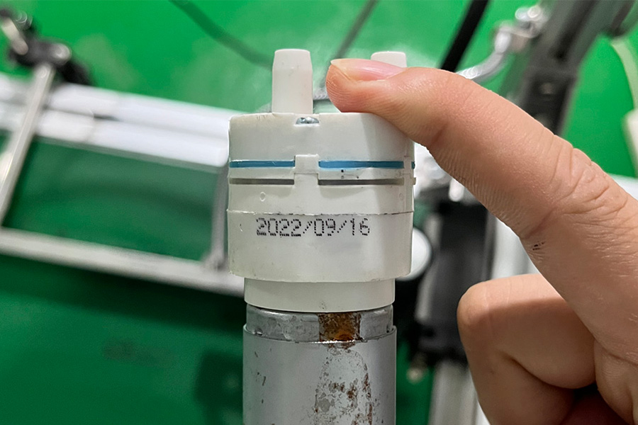 Handheld inkjet printer